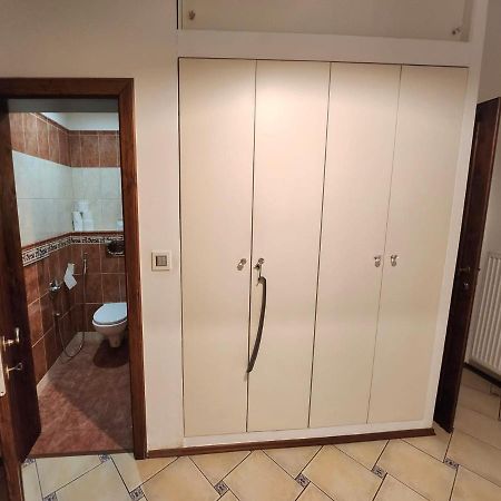 Spacious Apartment 6Min From The Dancing House ปราก ภายนอก รูปภาพ