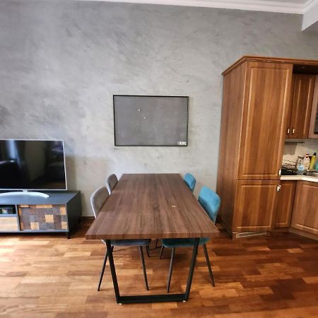 Spacious Apartment 6Min From The Dancing House ปราก ภายนอก รูปภาพ