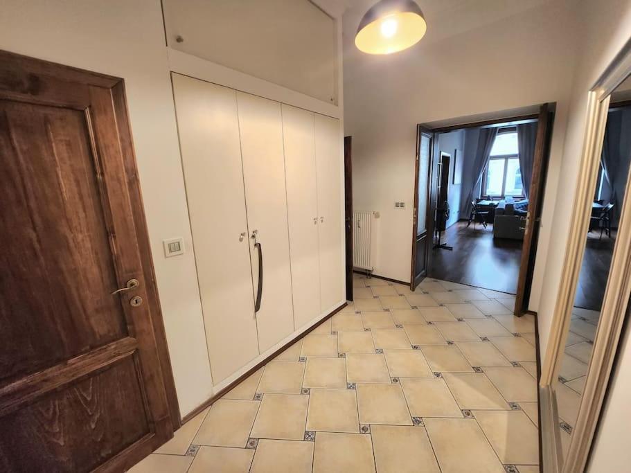 Spacious Apartment 6Min From The Dancing House ปราก ภายนอก รูปภาพ