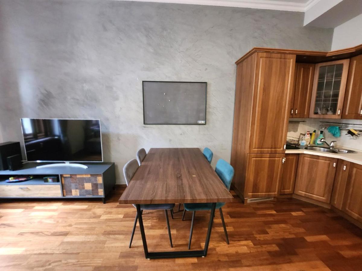 Spacious Apartment 6Min From The Dancing House ปราก ภายนอก รูปภาพ